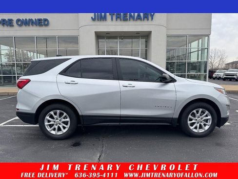 Used 2021 Chevrolet Equinox LS image 1