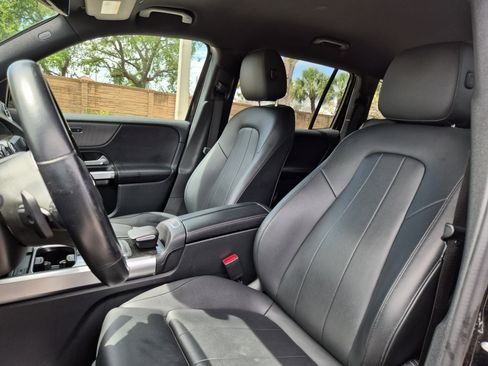 Used 2022 Mercedes-Benz GLB 250 GLB 250 w/ Premium Package Lite image 21