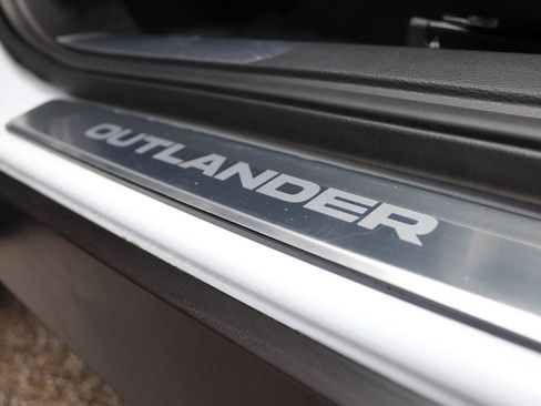 New 2026 Mitsubishi Outlander SE AWD/4WD image 12