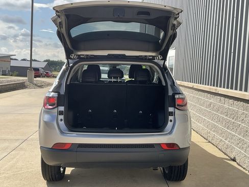 Used 2022 Jeep Compass Latitude image 19