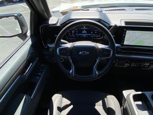 Used 2025 Chevrolet Silverado 1500 RST AWD/4WD image 29