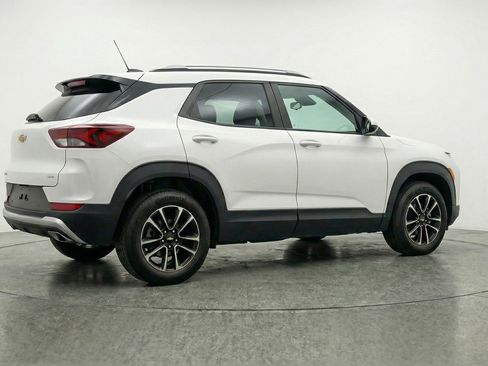 Used 2025 Chevrolet TrailBlazer LT image 9