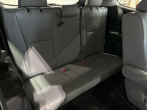 Certified 2021 Toyota Highlander XLE AWD/4WD image 21