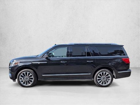 Used 2018 Lincoln Navigator L Select AWD/4WD image 9
