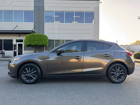 Used 2016 MAZDA MAZDA3 i Grand Touring FWD image 6