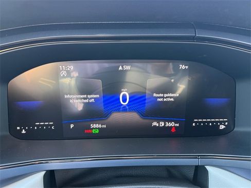 Used 2024 Volkswagen Taos SE image 19