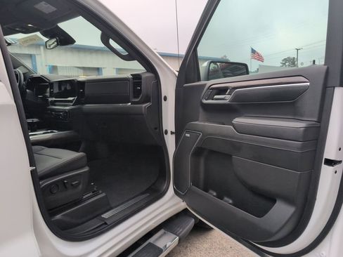 Used 2024 Chevrolet Silverado 1500 LTZ AWD/4WD image 11