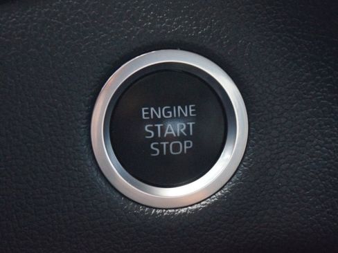 Used 2024 Toyota Tundra Limited AWD/4WD image 9