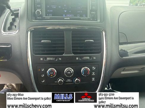 Used 2020 Dodge Grand Caravan SXT FWD image 17