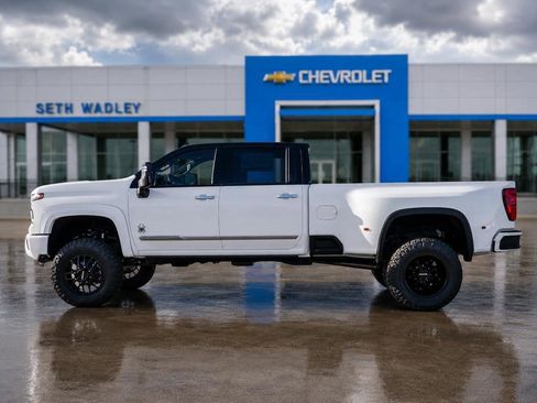 New 2026 Chevrolet Silverado 3500 High Country w/ High Country Premium Package AWD/4WD image 4