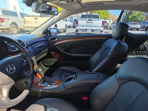 Used 2009 Mercedes-Benz CLK 350 Coupe image 2