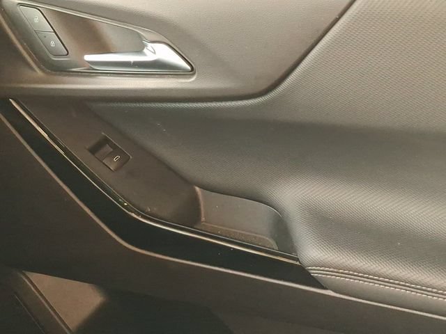 Used 2026 Chevrolet Equinox LT w/ Safety and Technology Package FWD image 31
