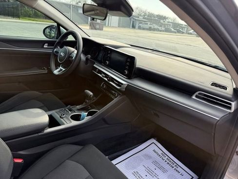 Used 2021 Kia K5 LXS image 6