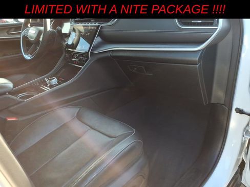 Used 2023 Jeep Grand Cherokee Limited w/ Luxury Tech Group II image 9