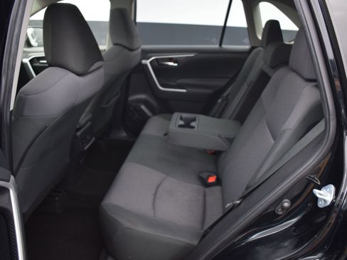 Used 2019 Toyota RAV4 XLE image 12