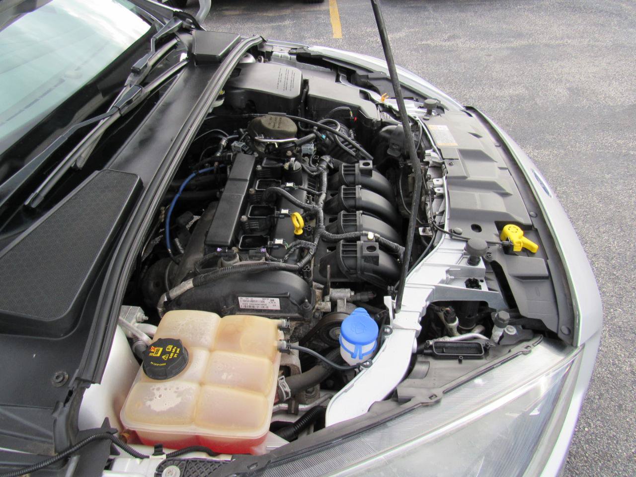 Used 2015 Ford Focus SE w/ Equipment Group 201A FWD image 42