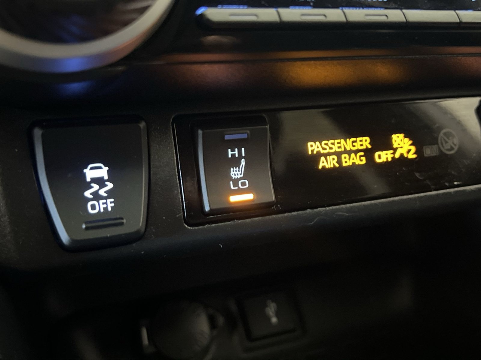 Used 2022 Toyota RAV4 SE w/ Convenience Package AWD/4WD image 34