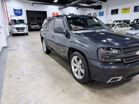 Used 2008 Chevrolet TrailBlazer SS w/ Sun And 6-Disc Cd Package RWD image 18