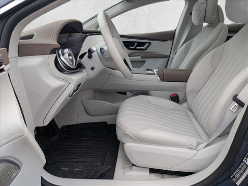 Used 2022 Mercedes-Benz EQS 580 4MATIC Sedan image 15