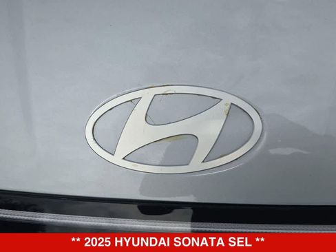 Used 2025 Hyundai Sonata SEL FWD image 11