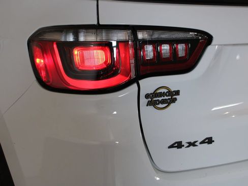 Used 2025 Jeep Compass Trailhawk AWD/4WD image 47