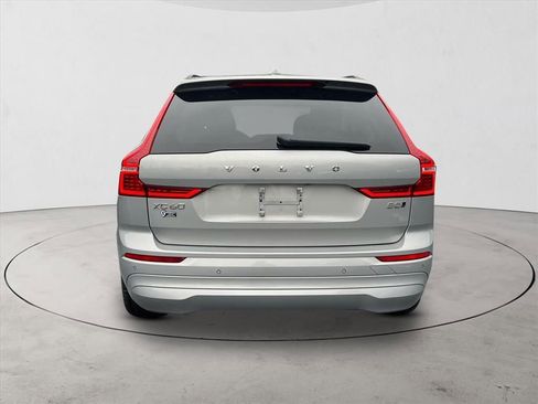 Certified 2023 Volvo XC60 B5 Core w/ Climate Package AWD/4WD image 4