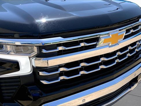 Used 2024 Chevrolet Silverado 1500 LTZ AWD/4WD image 30
