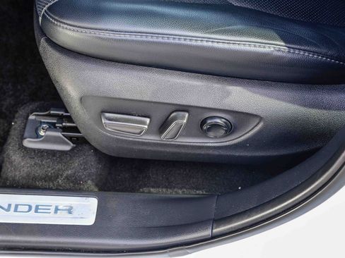 Used 2024 Toyota Highlander Limited image 24