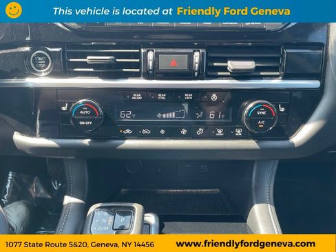 Used 2023 Nissan Pathfinder SL w/ SL Premium Package AWD/4WD image 24