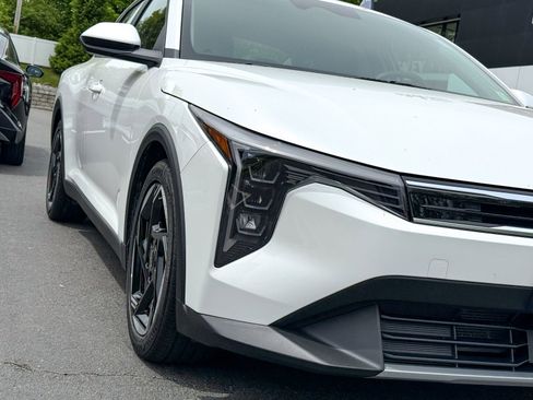 Certified 2025 Kia K4 EX FWD image 4