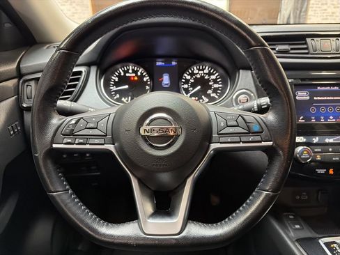 Used 2020 Nissan Rogue SV w/ Premium Package FWD image 16