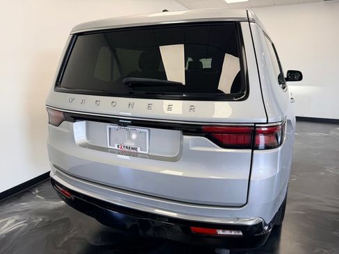 Used 2024 Jeep Wagoneer L 4WD w/ Premium Group I image 7