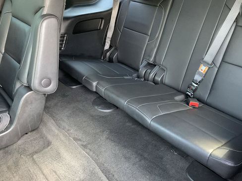 Used 2018 Chevrolet Tahoe LT w/ LT Signature Package AWD/4WD image 11