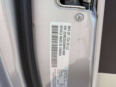Used 2021 Chrysler Pacifica Limited AWD/4WD image 20