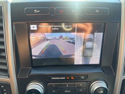 Used 2019 Ford F150 Lariat w/ Equipment Group 502A Luxury AWD/4WD image 17