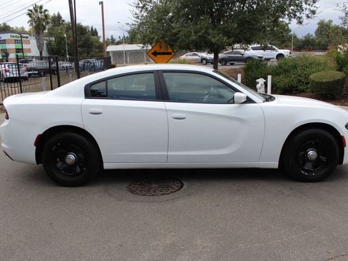 Used 2019 Dodge Charger Police image 3