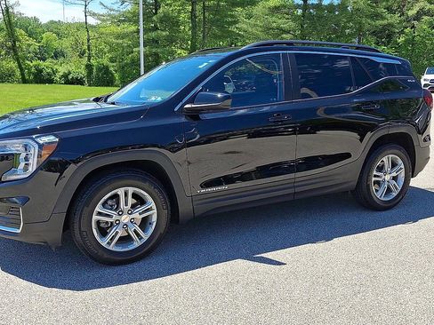 Certified 2023 GMC Terrain SLE w/ Driver Convenience Package FWD image 5