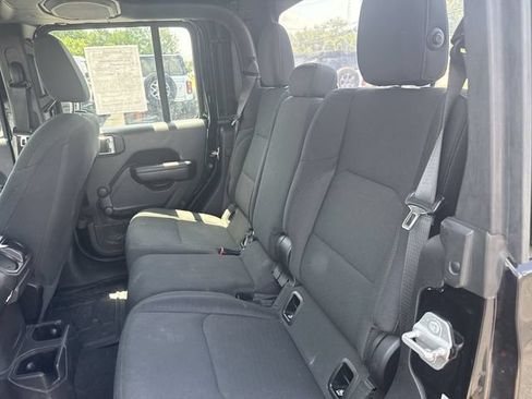 Used 2021 Jeep Gladiator Sport AWD/4WD image 19