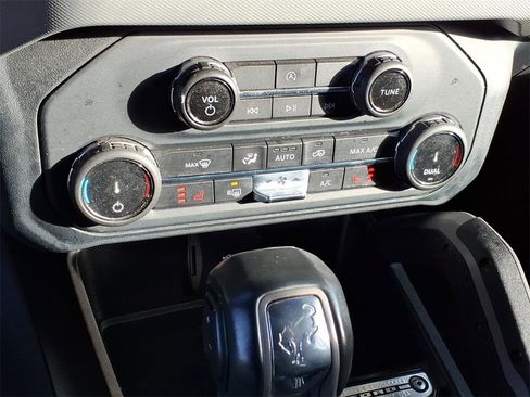 Used 2022 Ford Bronco Big Bend image 17