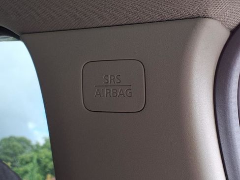 Used 2021 Nissan Rogue SV image 23