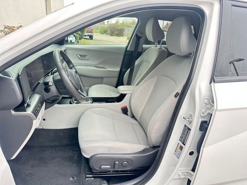 Used 2025 Hyundai Kona SEL image 36