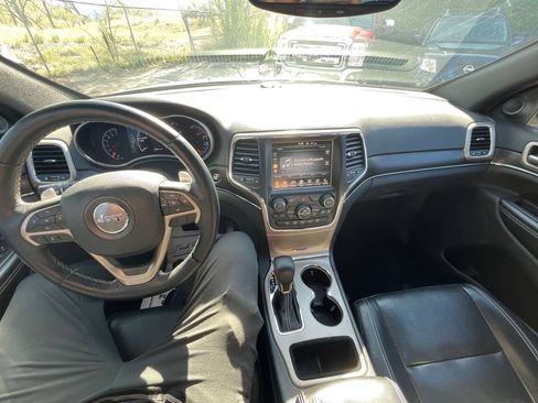 Used 2017 Jeep Grand Cherokee Limited w/ Luxury Group II RWD image 3