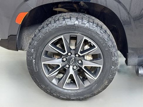 Used 2021 Chevrolet Tahoe Z71 w/ Rear Media and Nav Package AWD/4WD image 33