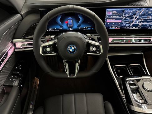 New 2026 BMW 750e xDrive image 27