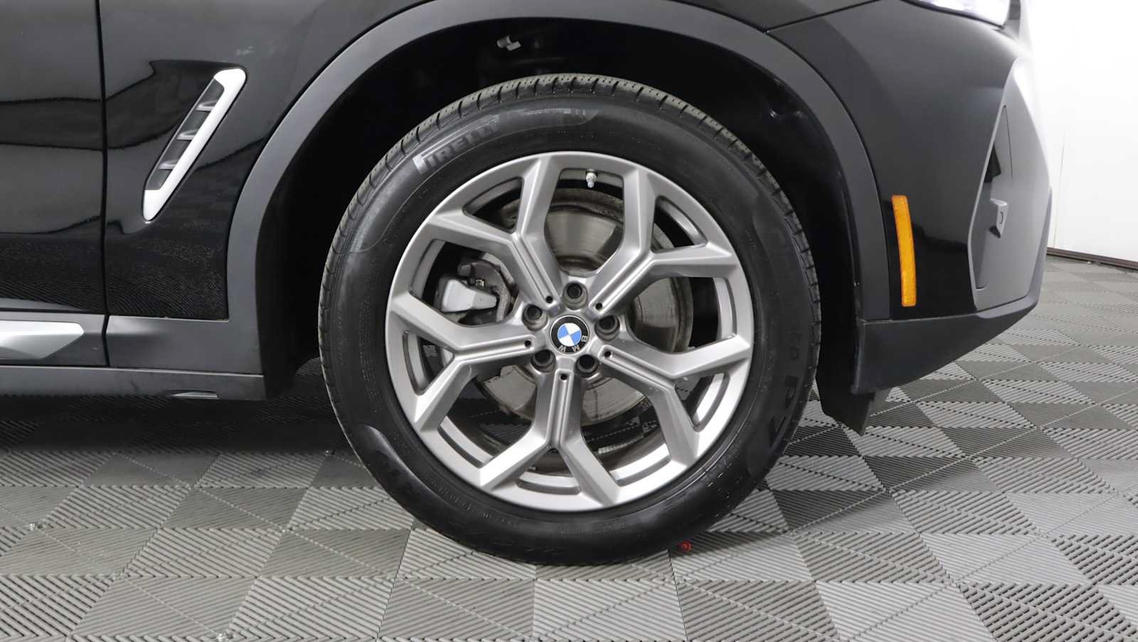 Used 2024 BMW X3 xDrive30i w/ Premium Package w/ZPA AWD/4WD image 7