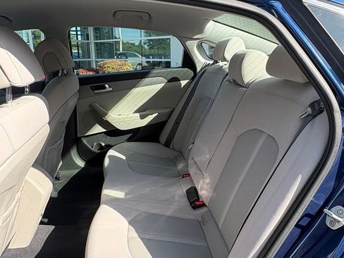Used 2017 Hyundai Sonata SE FWD image 17