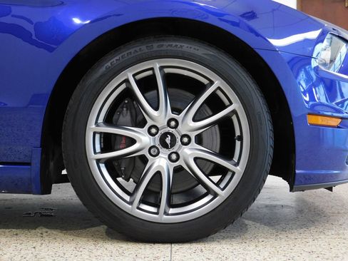 Used 2013 Ford Mustang GT Premium w/ Electronics Pkg RWD image 87