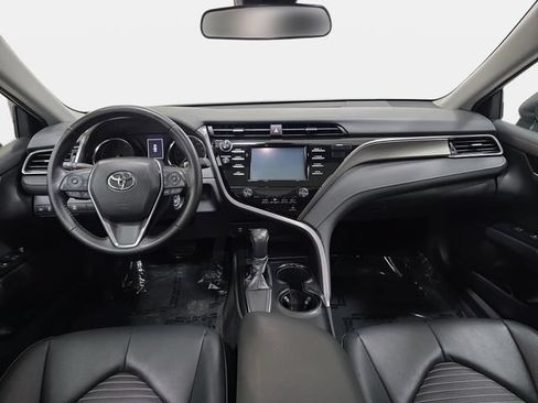Used 2019 Toyota Camry SE FWD image 10