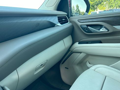 Used 2023 GMC Yukon XL Denali image 31