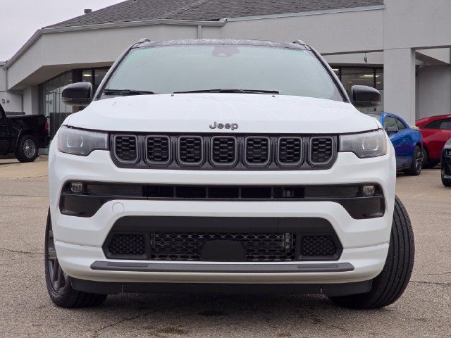 Used 2025 Jeep Compass Limited w/ High Altitude Package AWD/4WD image 3